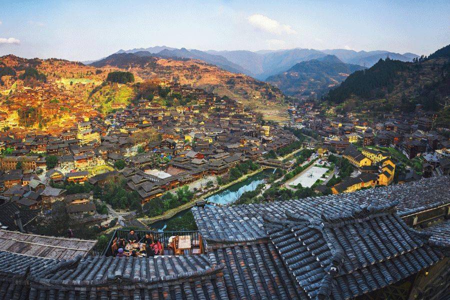 探秘多彩贵州，走进神秘之地